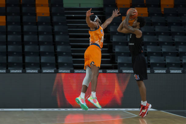 强调对球场 强调对球场